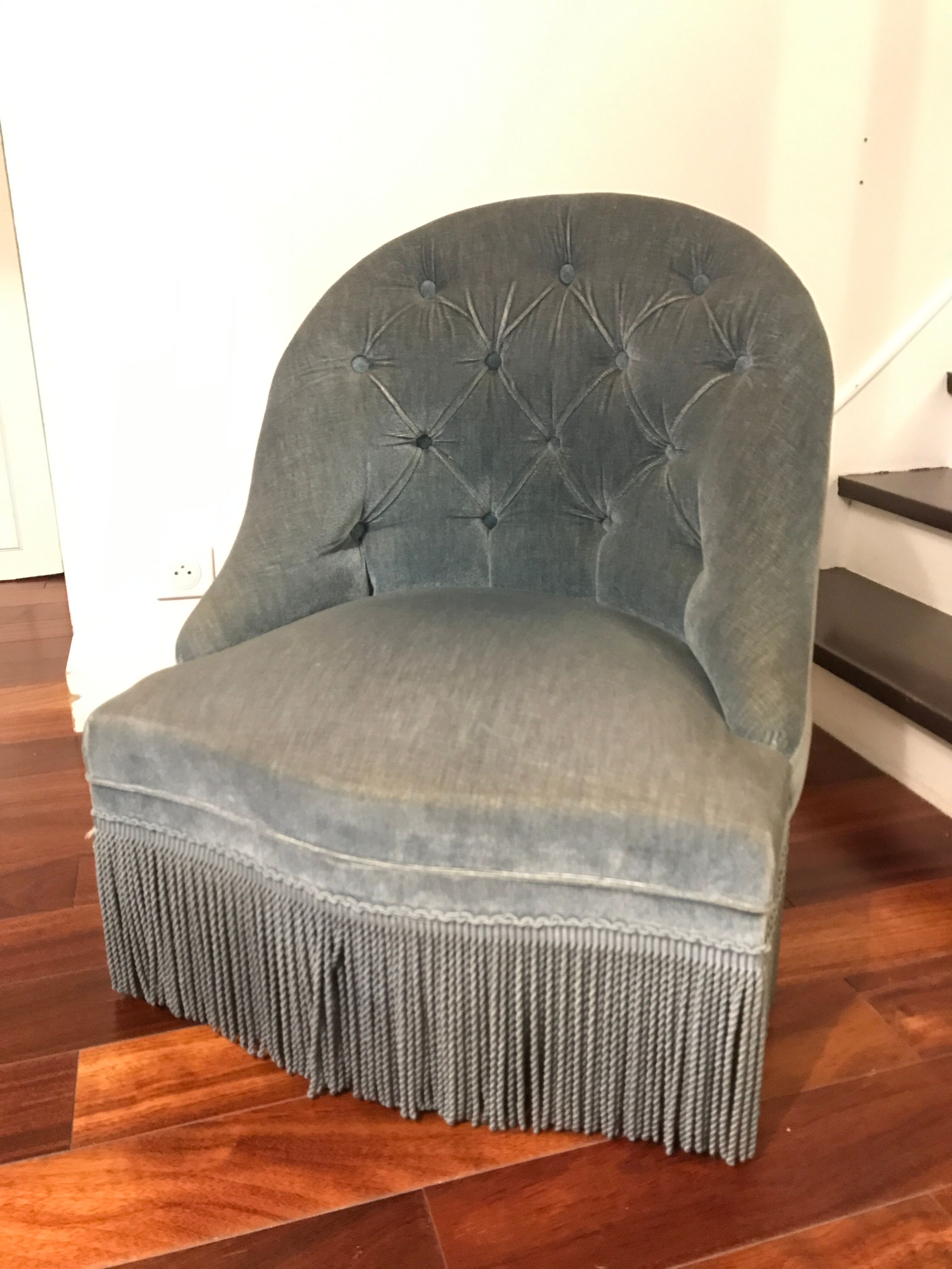 Napoleon blue velvet toad chair