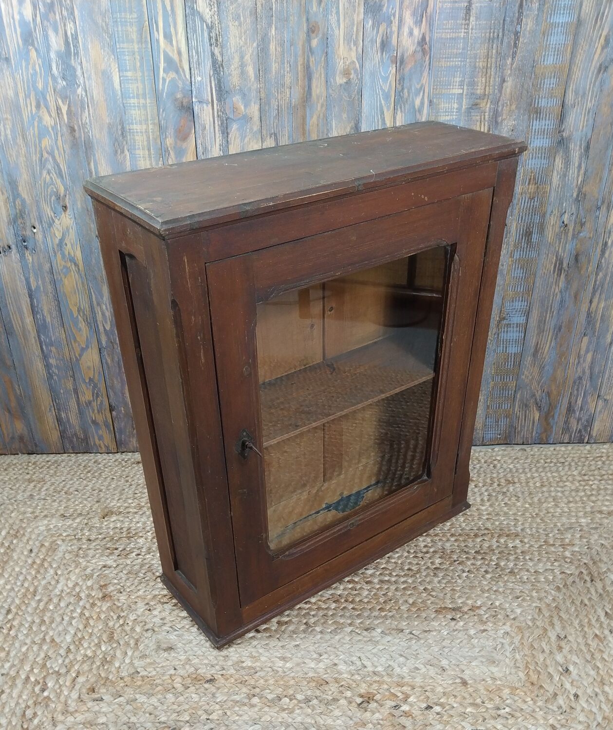 Vitrine murale en bois