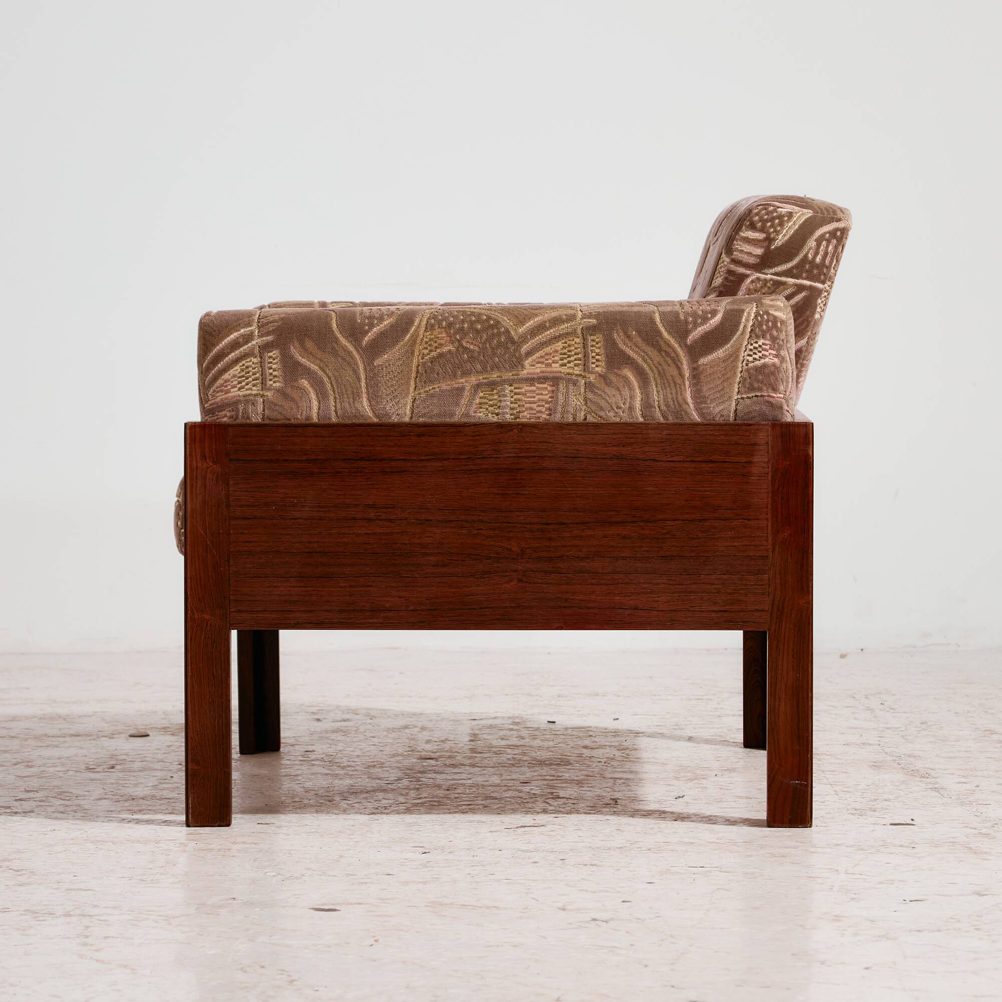 MK11211 Rosewood armchair