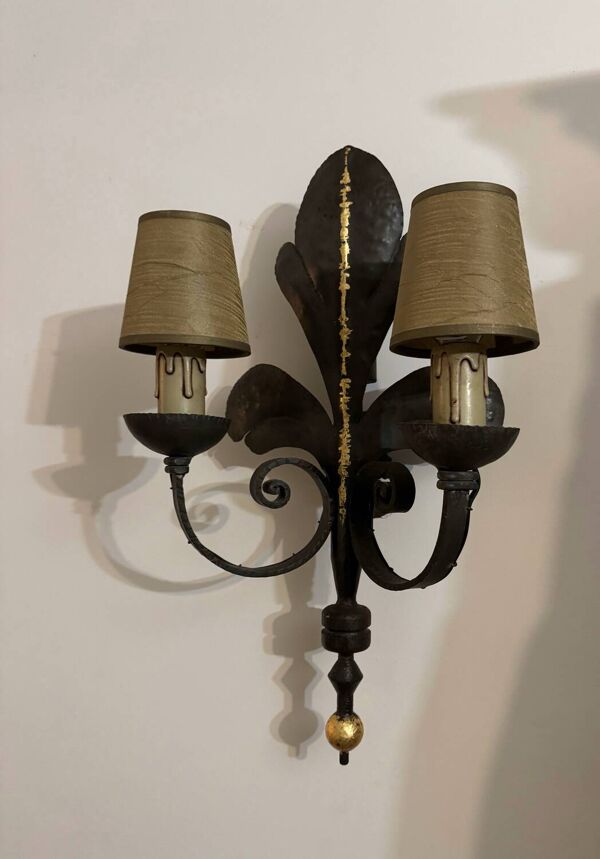Grande applique fleur de lys fer forgé années 60