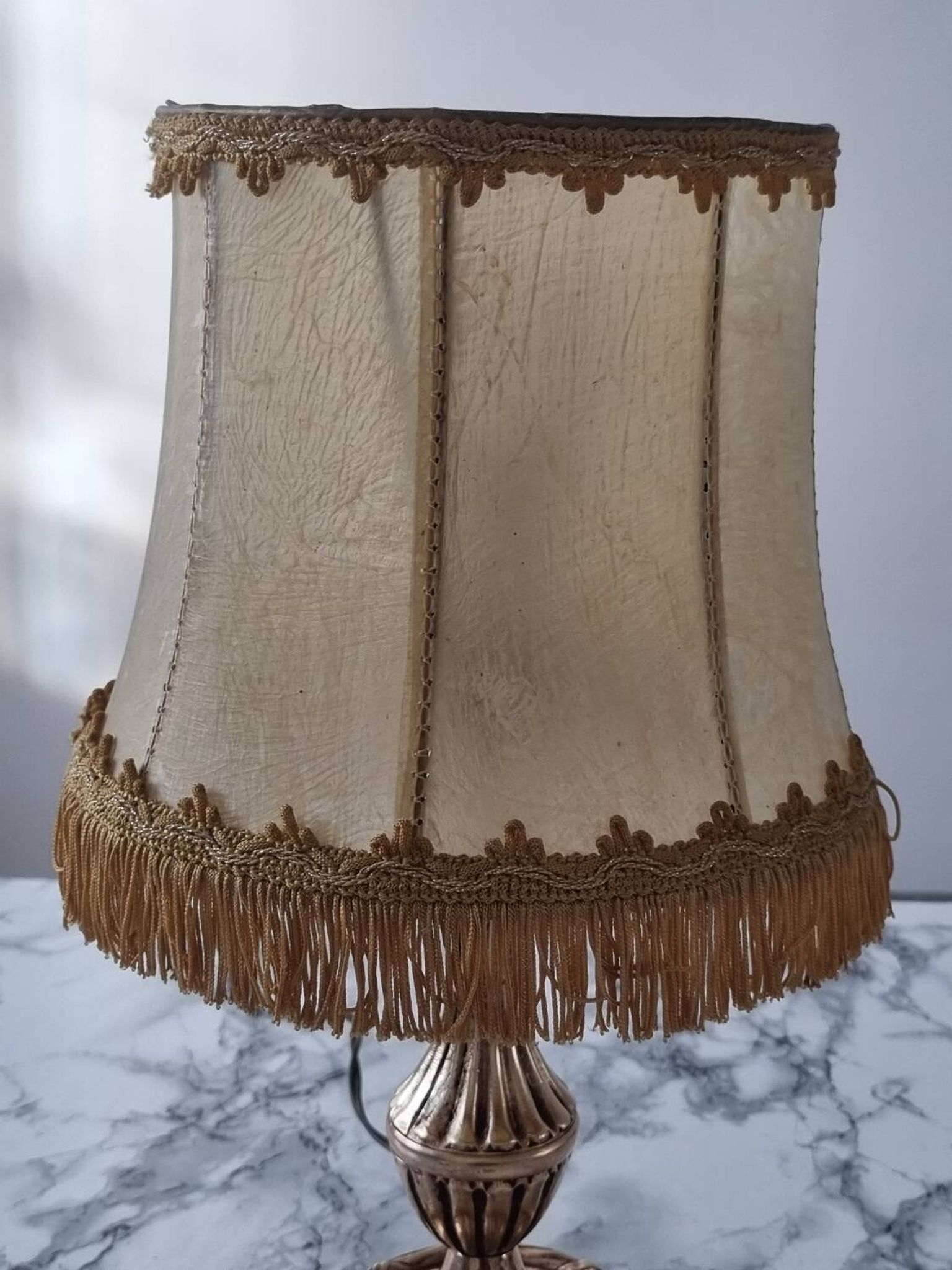 Lampe en laiton avec abat jour nacre vintage