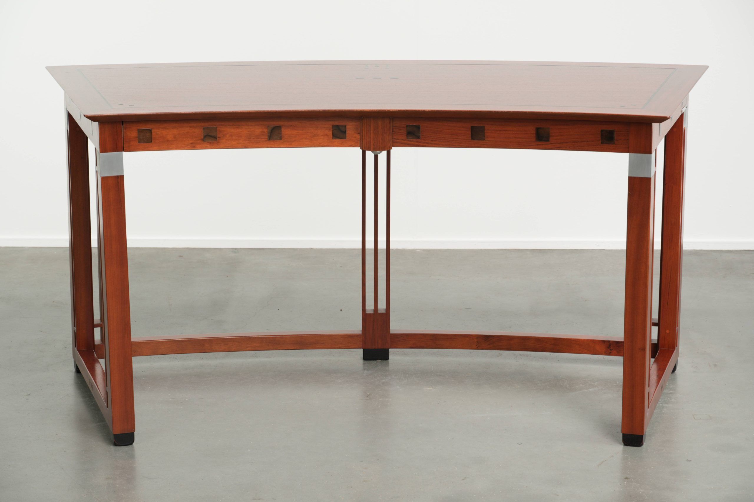 Luxurious curved writing desk/office desk in Art Deco design