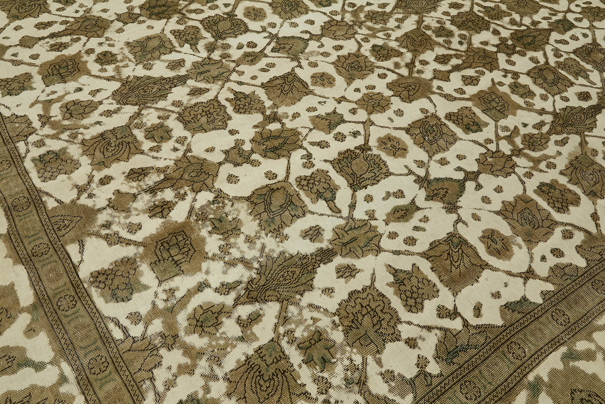 Hand-Knotted Anatolian Antique 1970s 280 cm x 376 cm Beige Wool Carpet