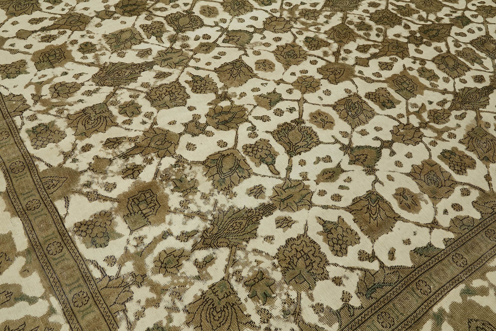 Hand-Knotted Anatolian Antique 1970s 280 cm x 376 cm Beige Wool Carpet