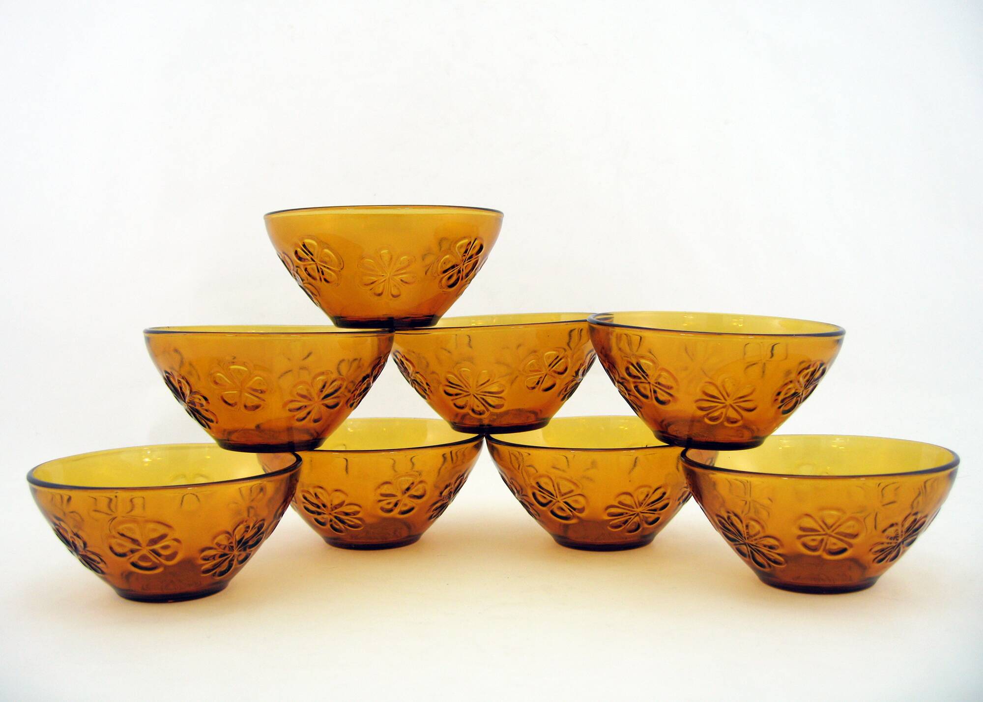 8 amber yellow glass bowls - embossed flower patterns - Daisy Vereco France - vintage 70s