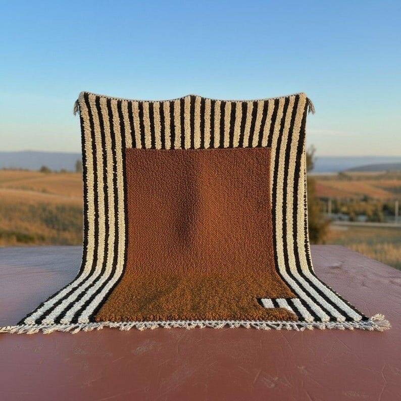 Large Berber rug made of natural wool from the Atlas Mountains, 3/4 m.
