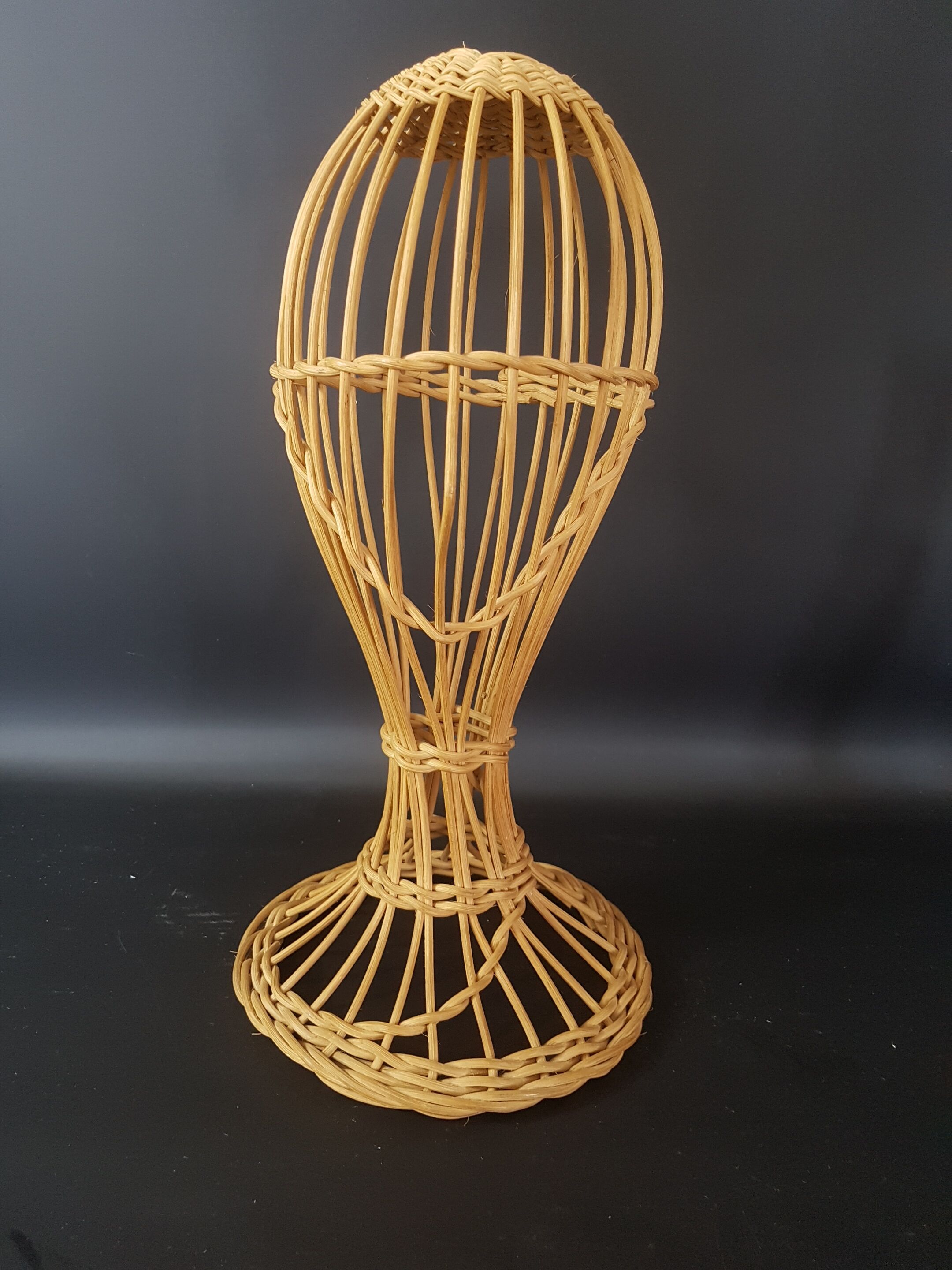 Door vintage wicker hat 70