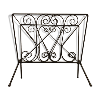 Wrought iron magazine holder