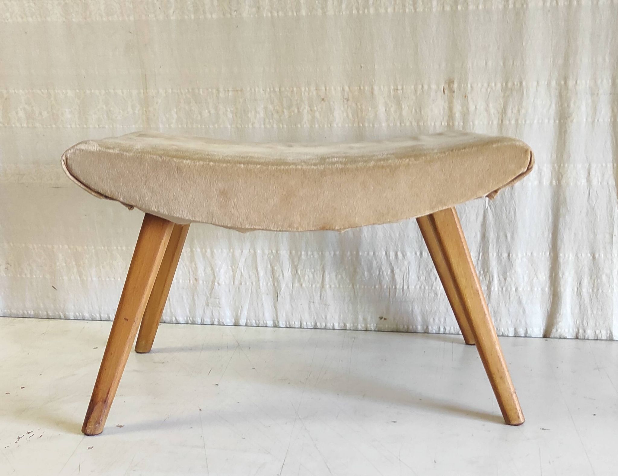 Tabouret moderniste en bois massif - années 50/60