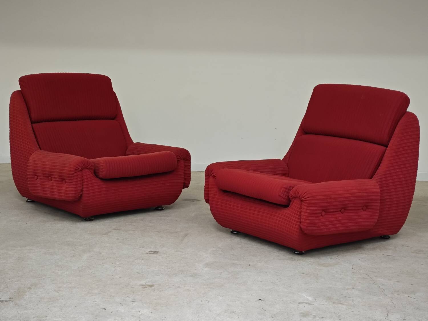 Paire de fauteuils rouge Atlantis Space Age République Tchèque 1970