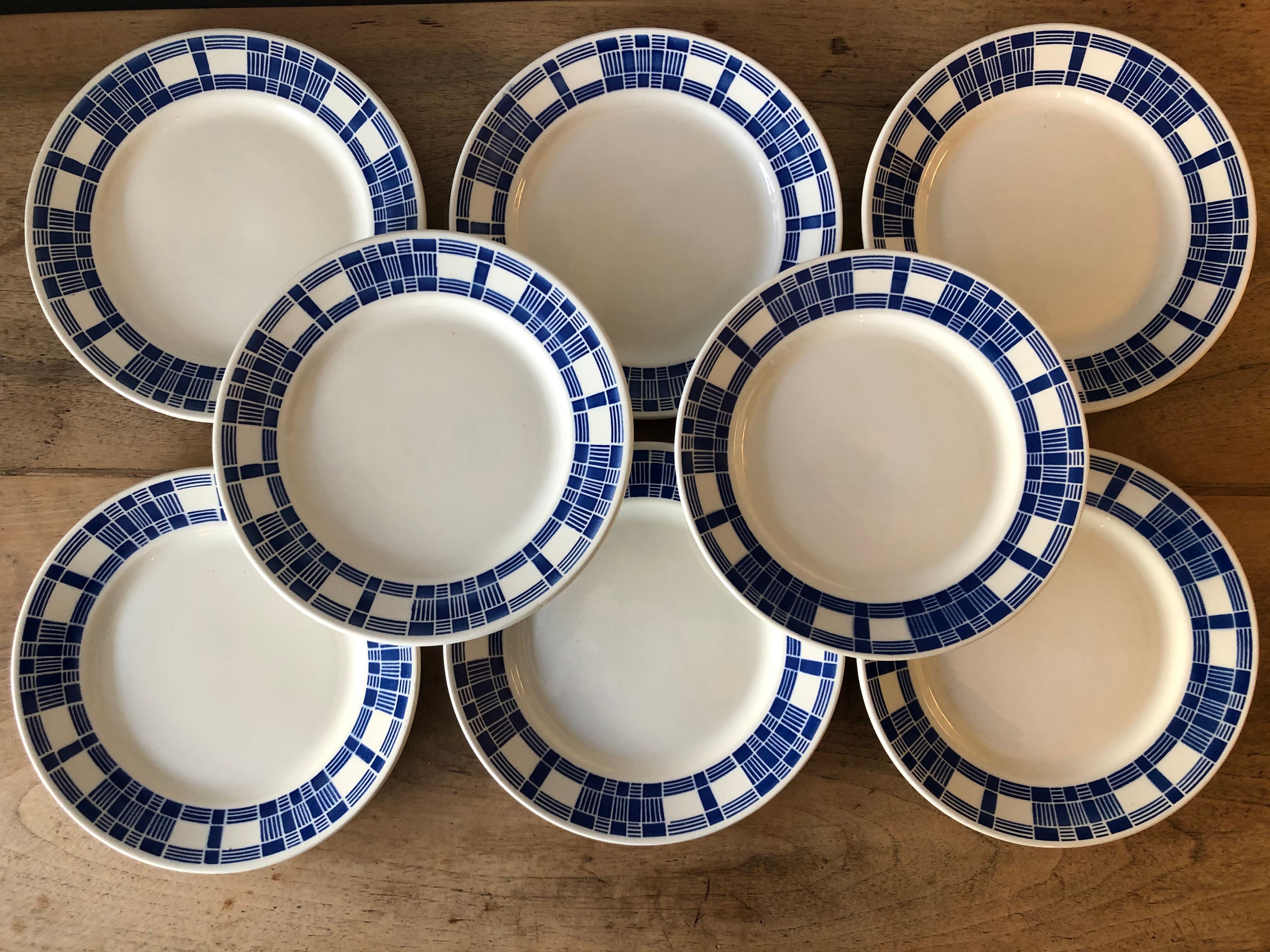 8 dessert plates made of antique earthenware