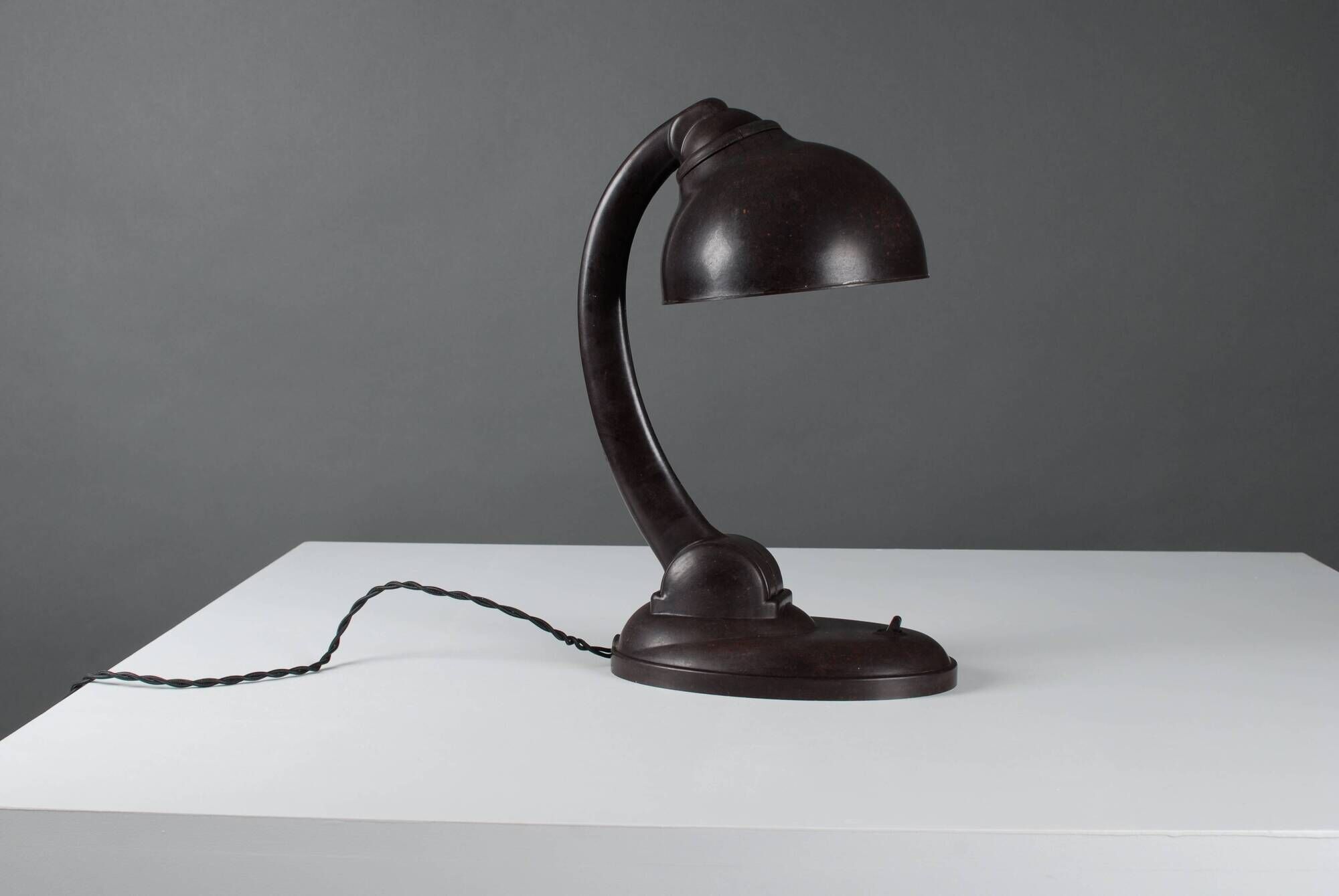 Art Deco desk lamp in brown Bakelite, model 11126, attributed to EKCO.