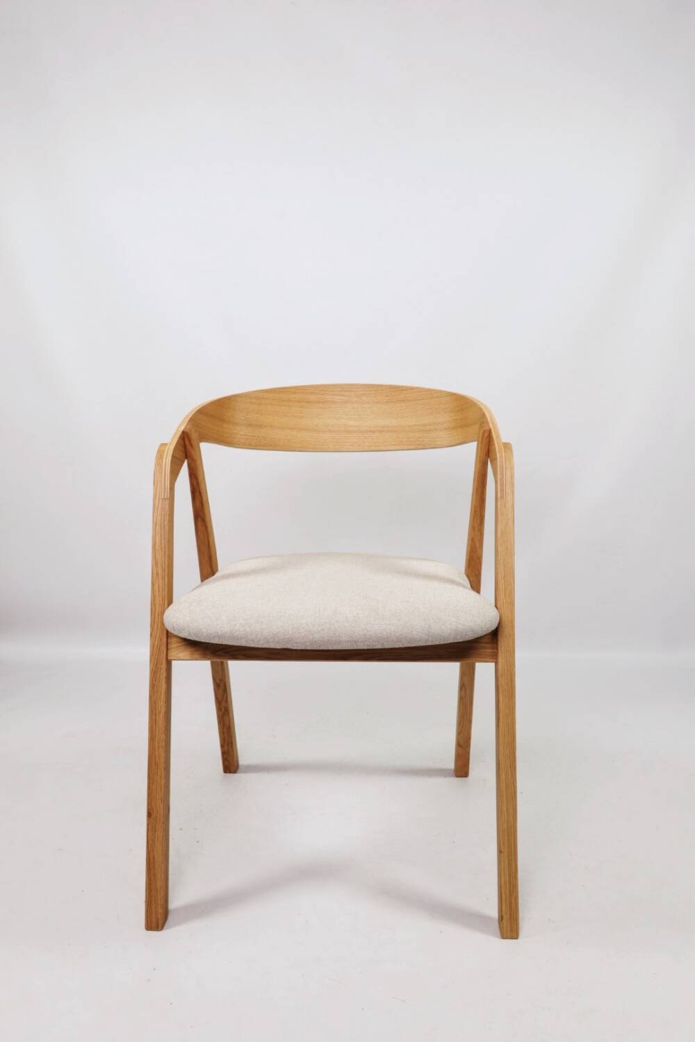 Vintage chairs light oak and beige natural linen