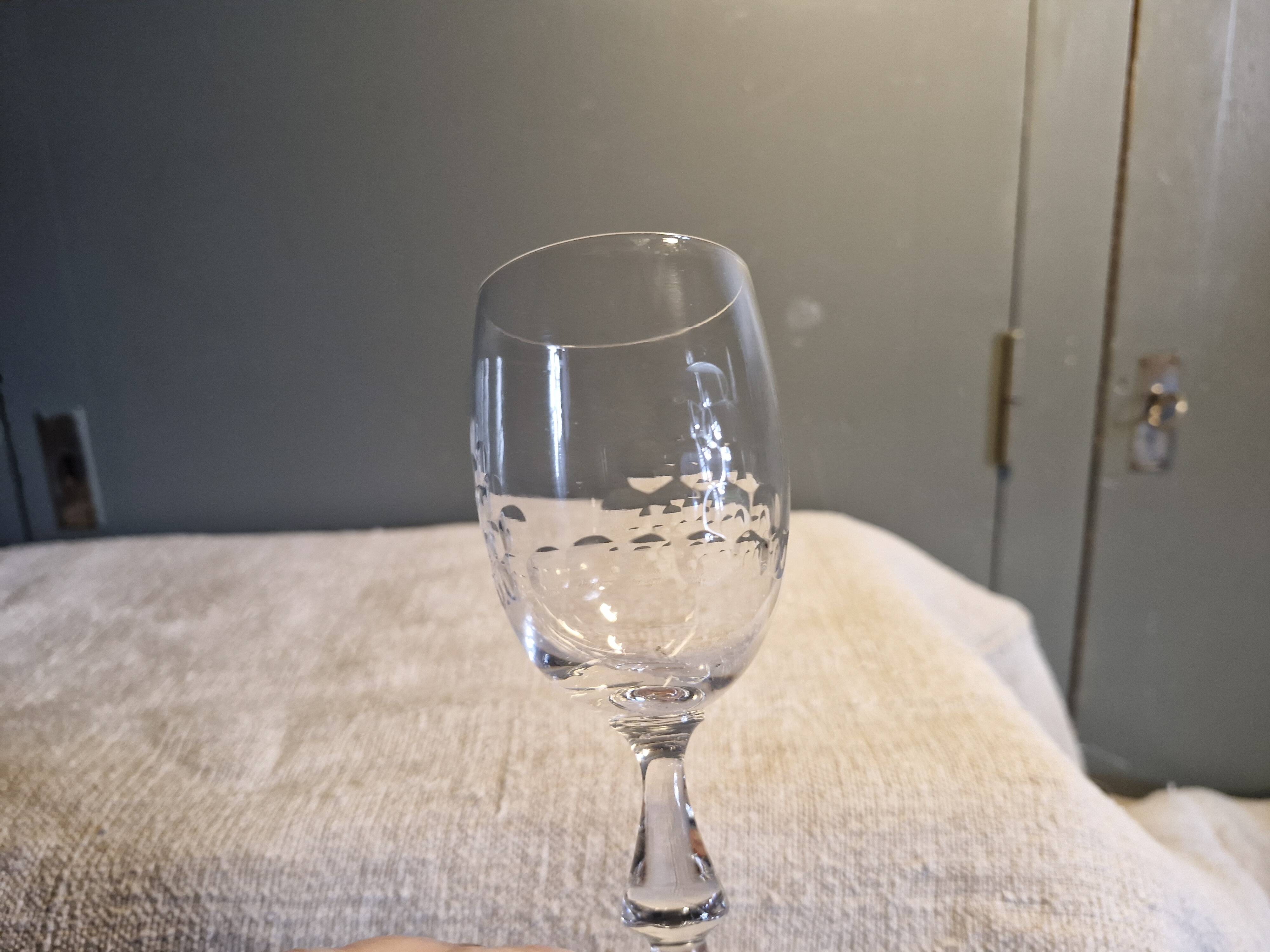 2 antique Baccarat crystal wine glasses, scales model, 1920s/30s