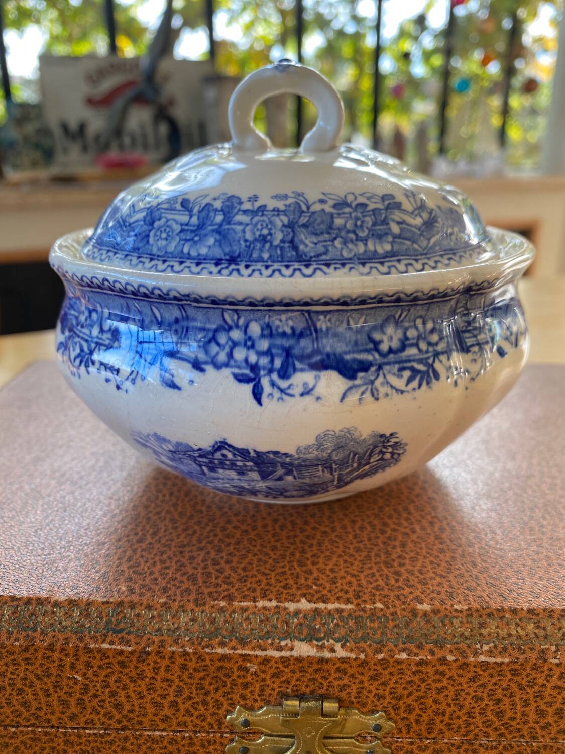 Villeroy and Boch sugar bowl
