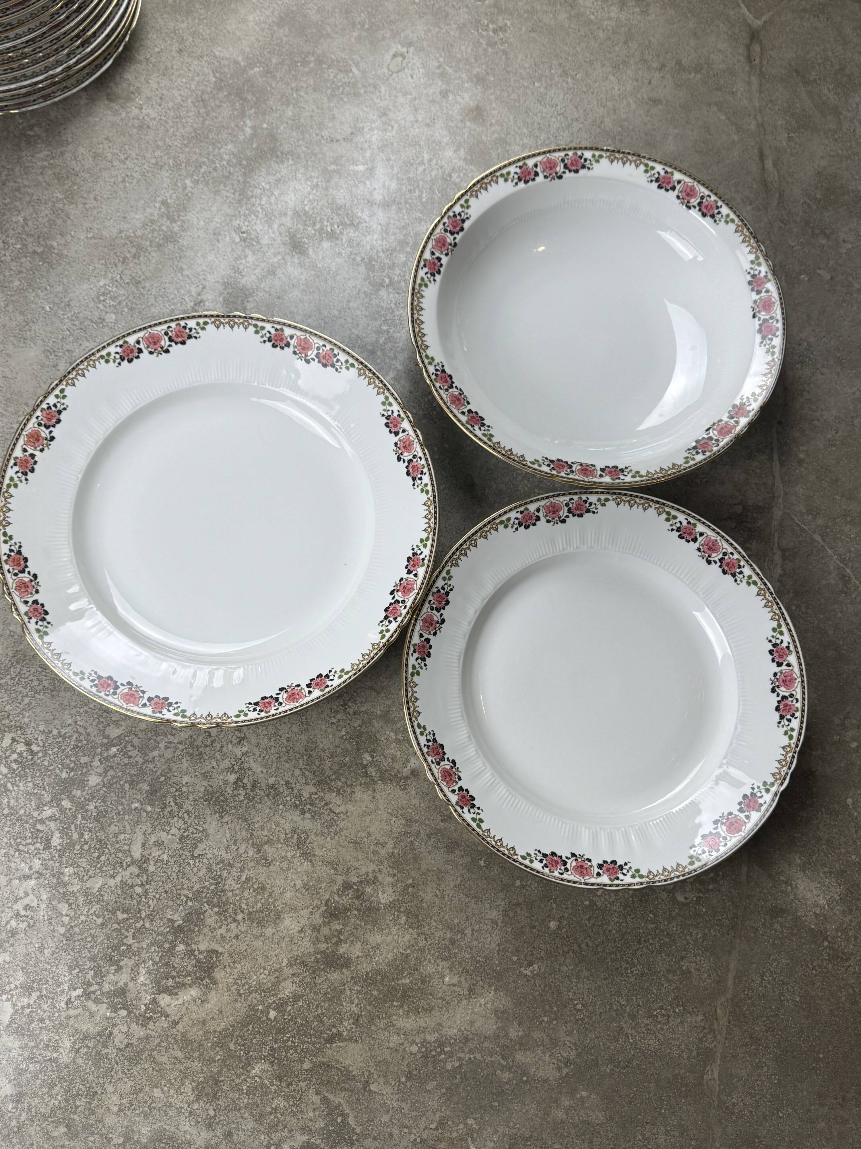 66-piece Limoges porcelain service, mid-20th century