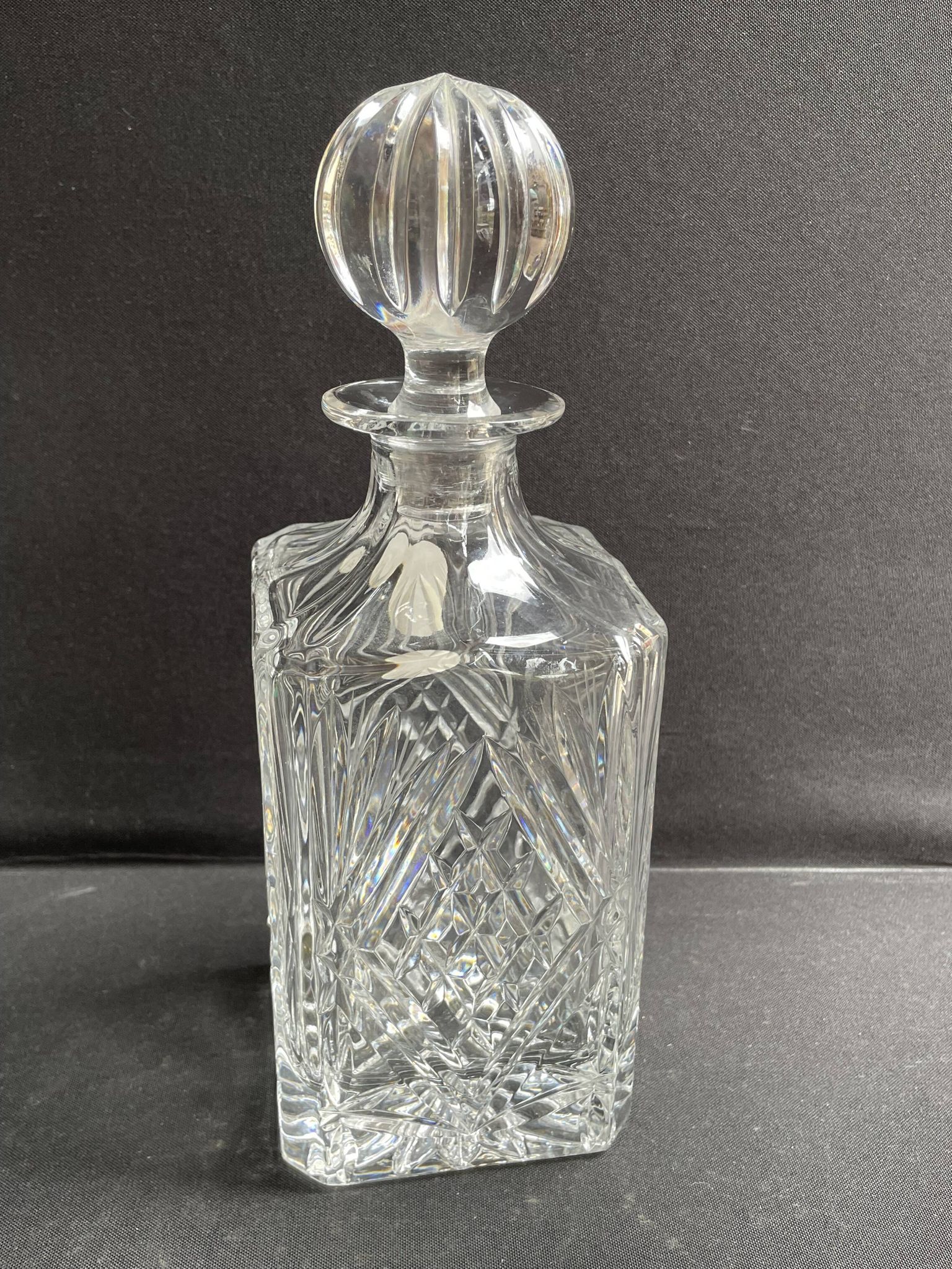 Cut crystal whisky carafe – Les Ducs de Lorraine