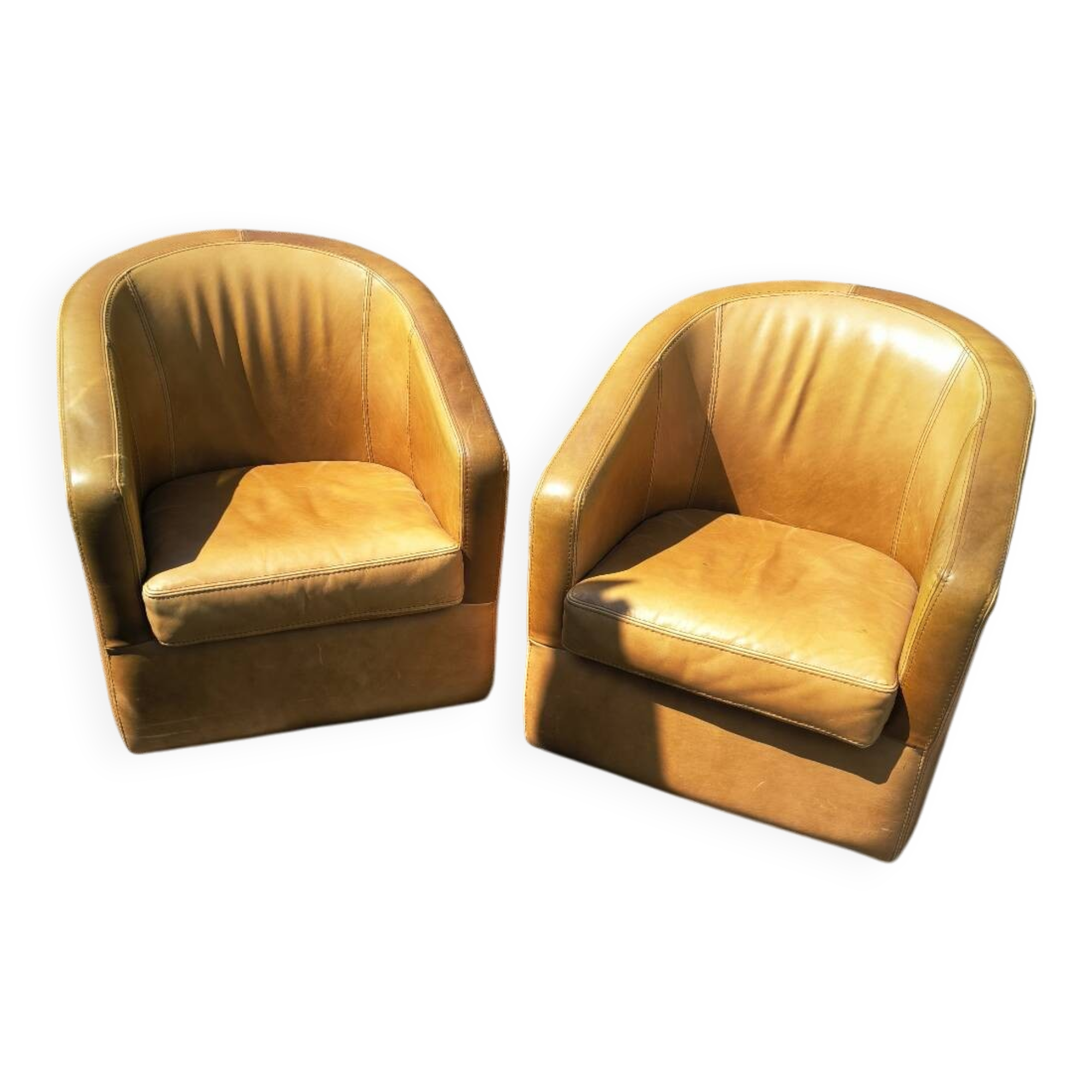 Paire de Fauteuils cuir vers 1980