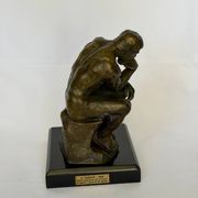 La sculpture en bronze Le Penseur, statue en bronze Rosin