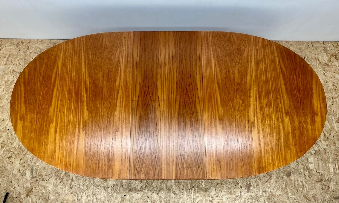 Table à manger vintage du milieu du siècle