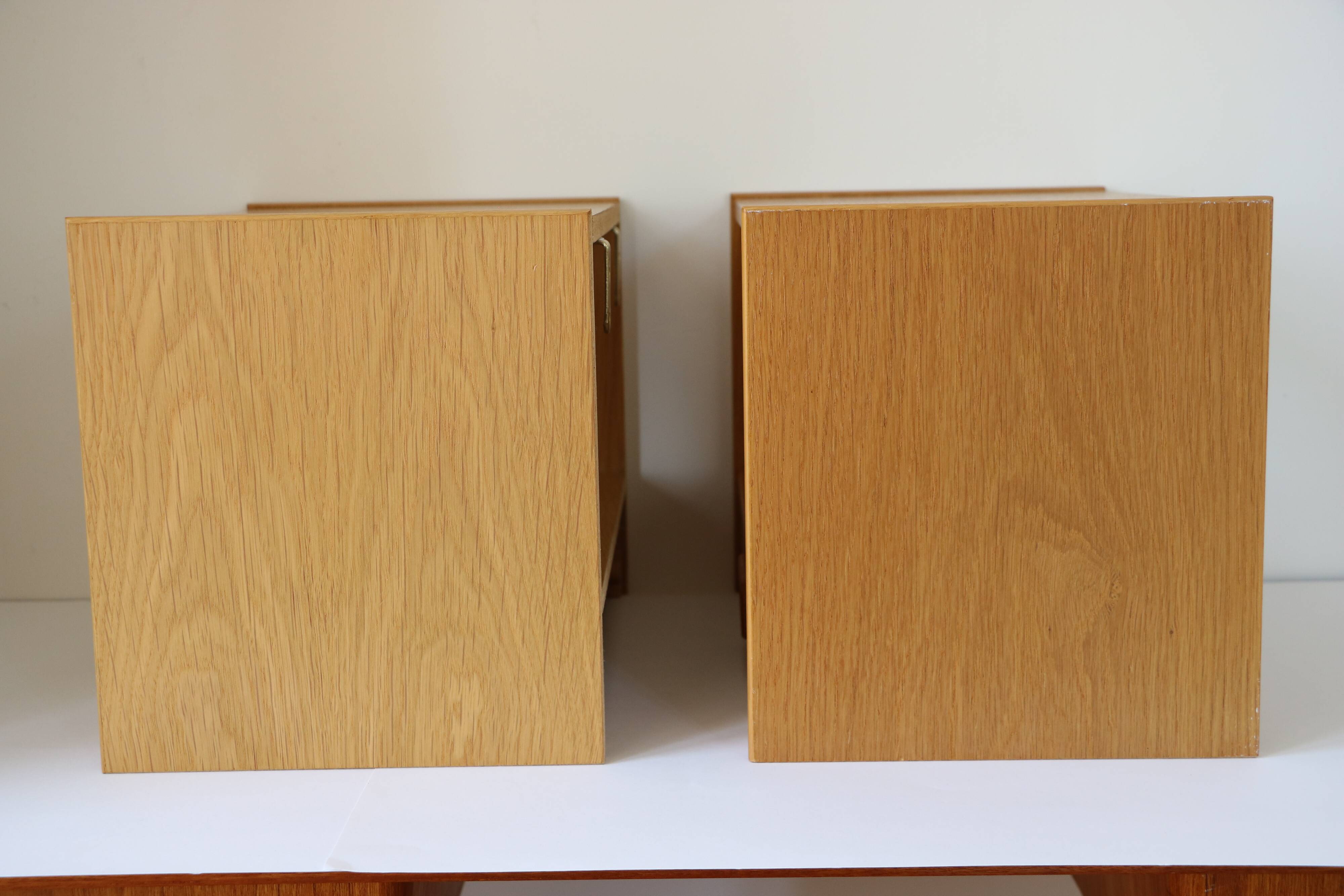 2 wall-mounted Scandinavian bedside tables with drawers, oak, 1960.