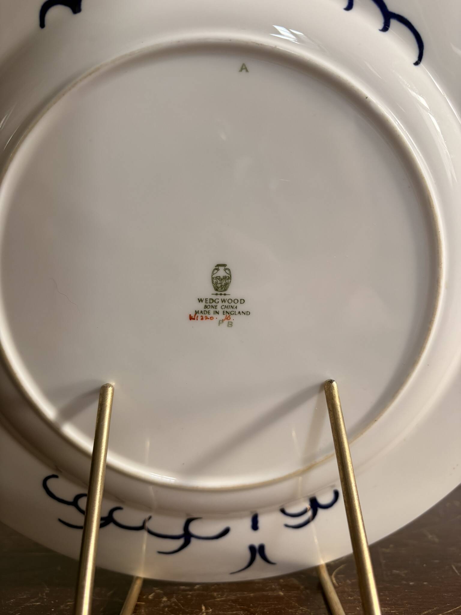 Ancien plat, assiette Wedgwood fine bone China décor Imari Japon
