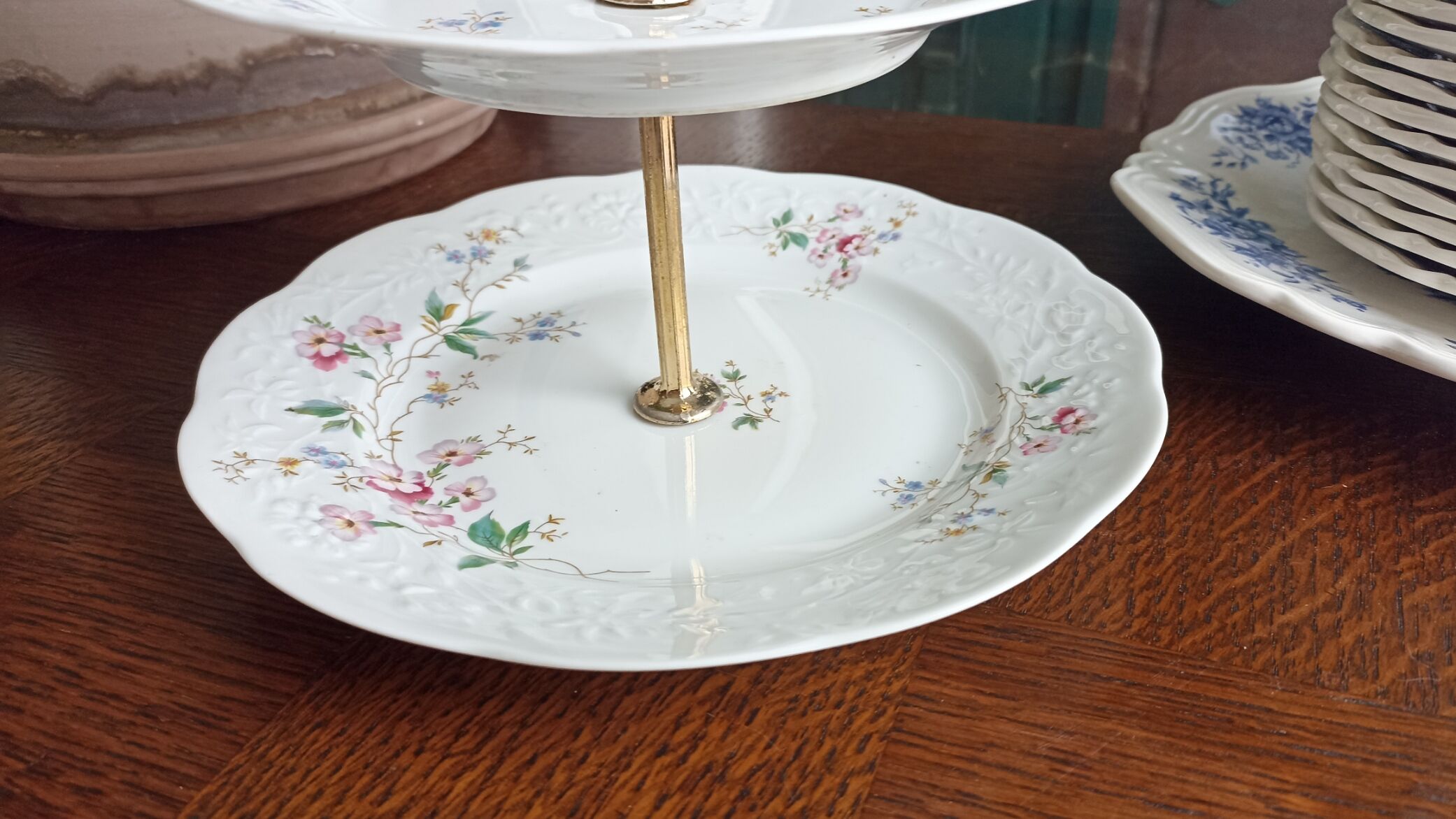Dumb servant with 3 floors in Berry porcelain by SFP
