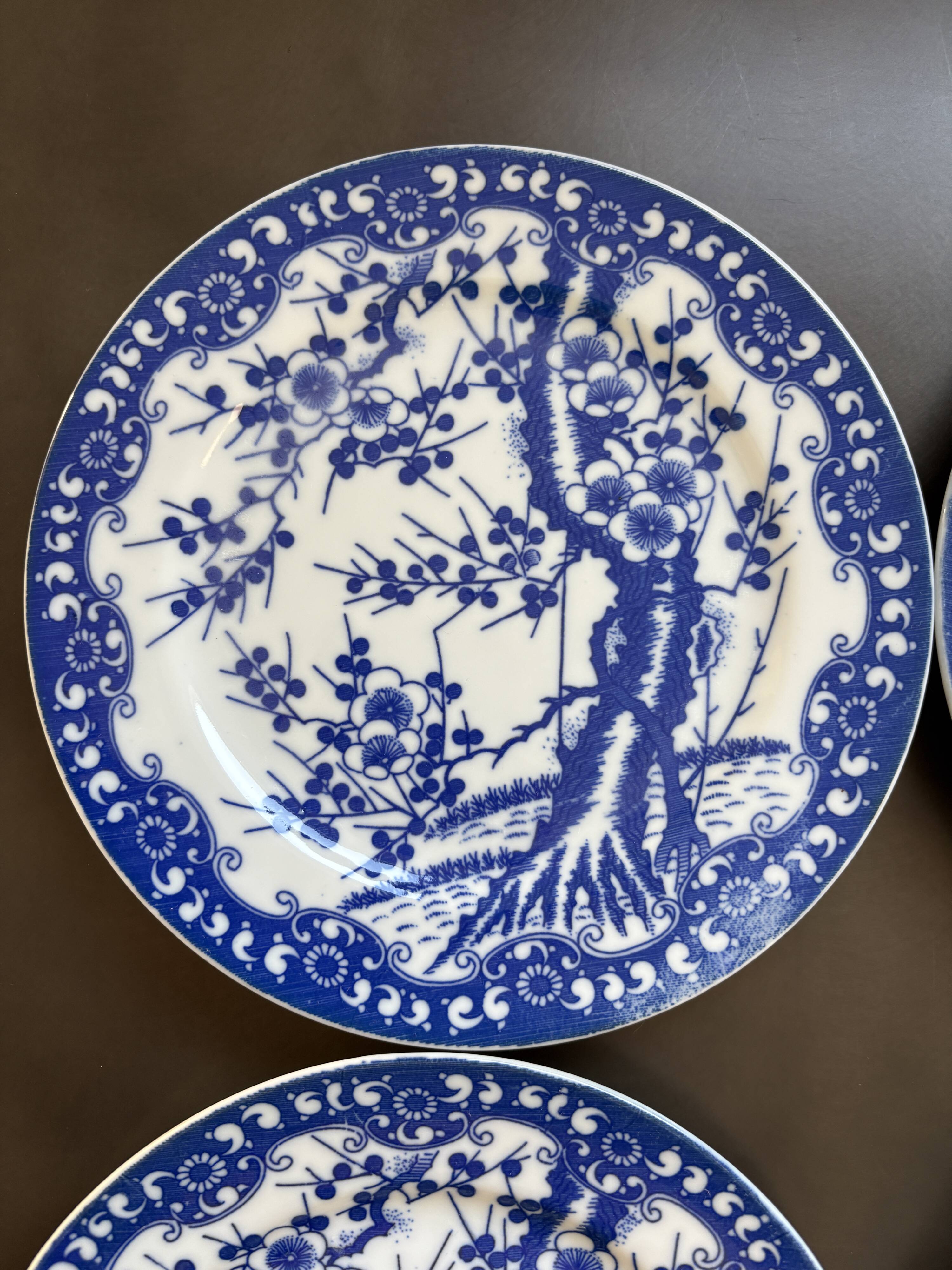 8 dessert plates with Japanese cherry blossom design