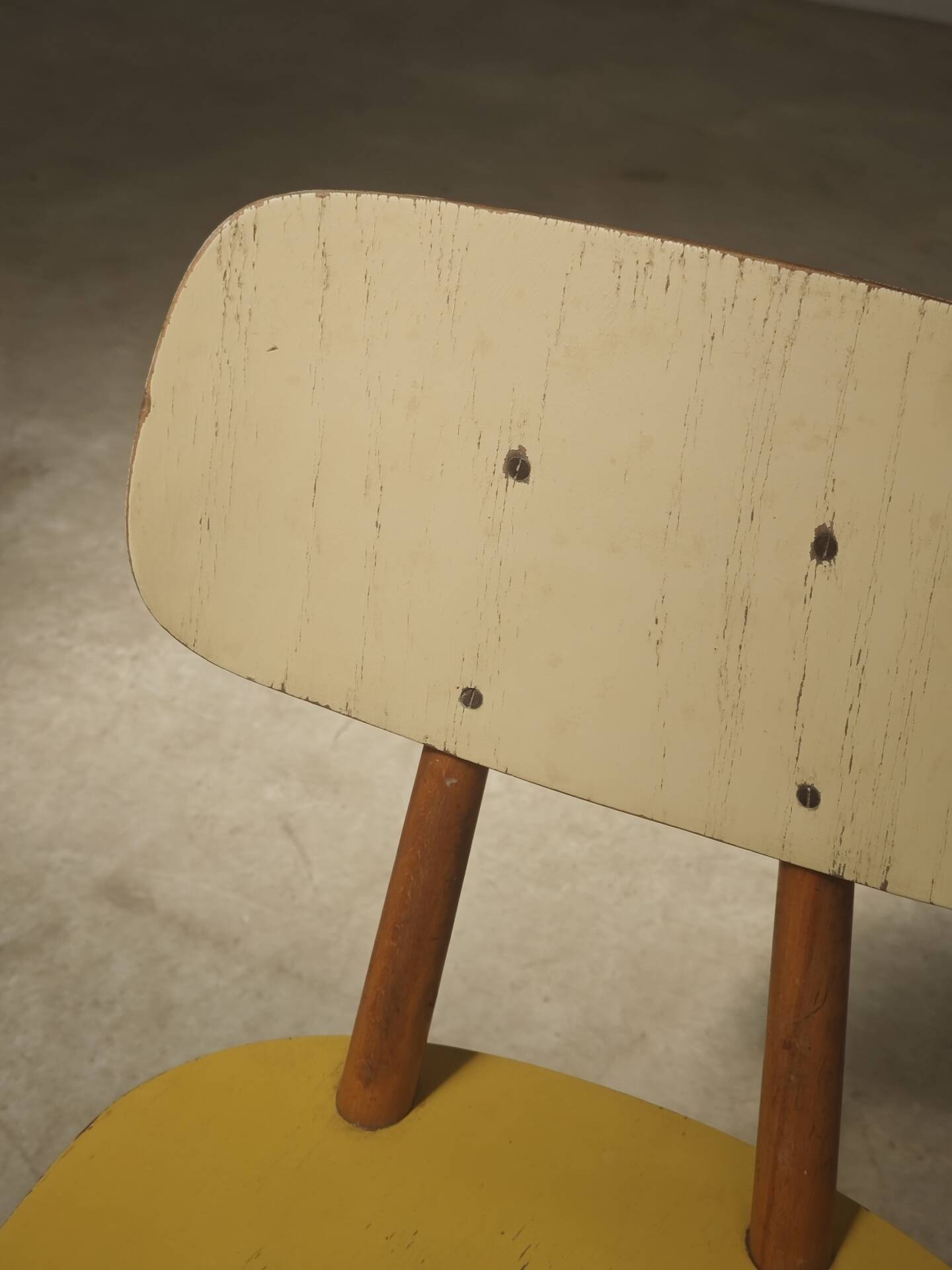 Yellow wooden chair TON Bystrice (Thonet) 1970
