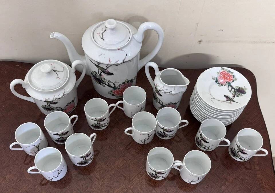 Limoges porcelain tea service – Asian decor "Bird and Peony"