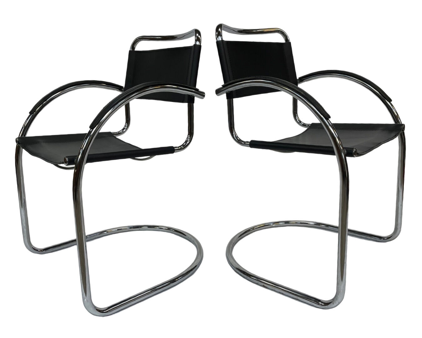Set of 4 bauhaus cantilever chairs black leather and chrome design