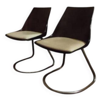 Paire de chaises des années 70 plexiglass fumé et pied chrome