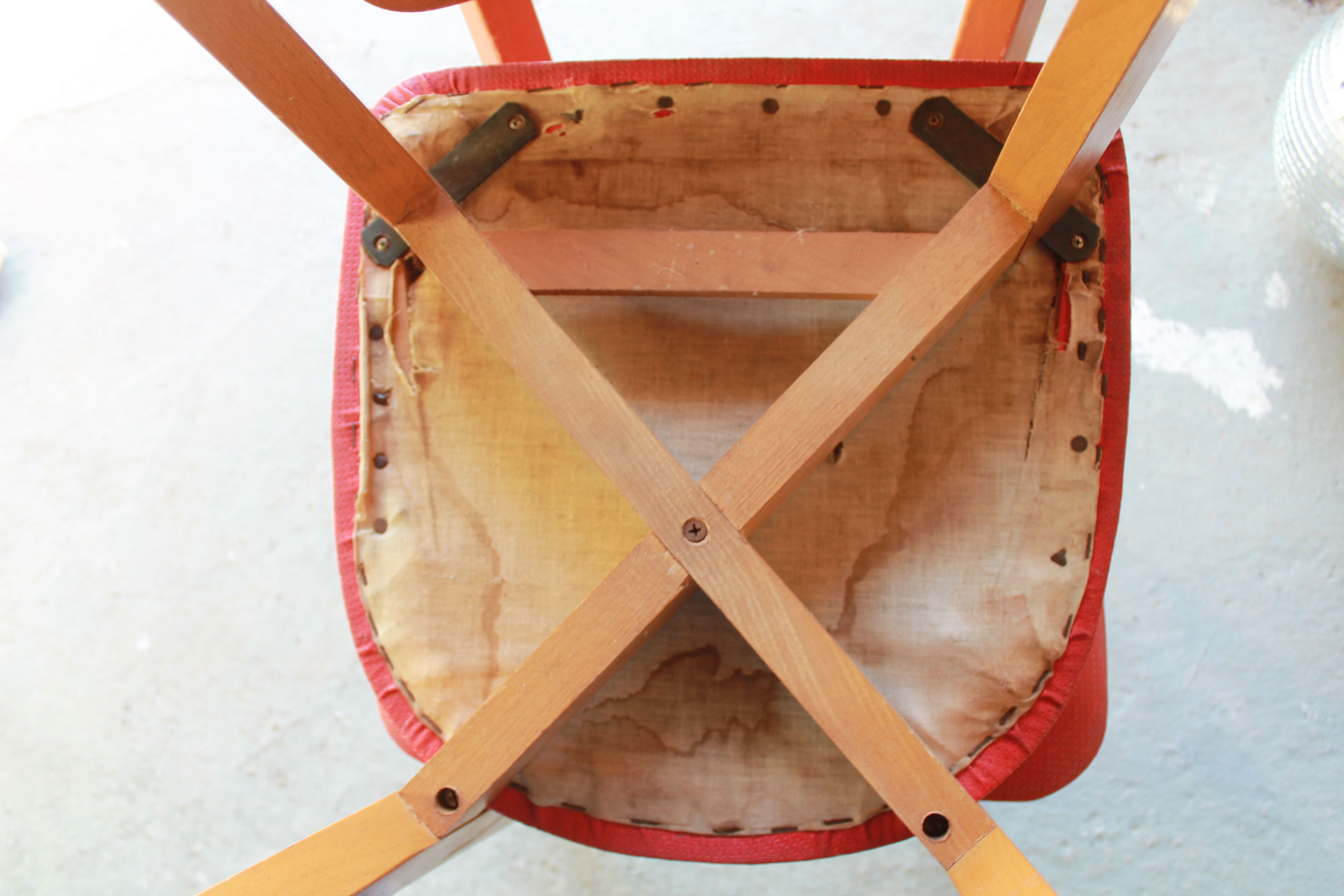 Lot of 6 ELF chairs in wood and vinyl