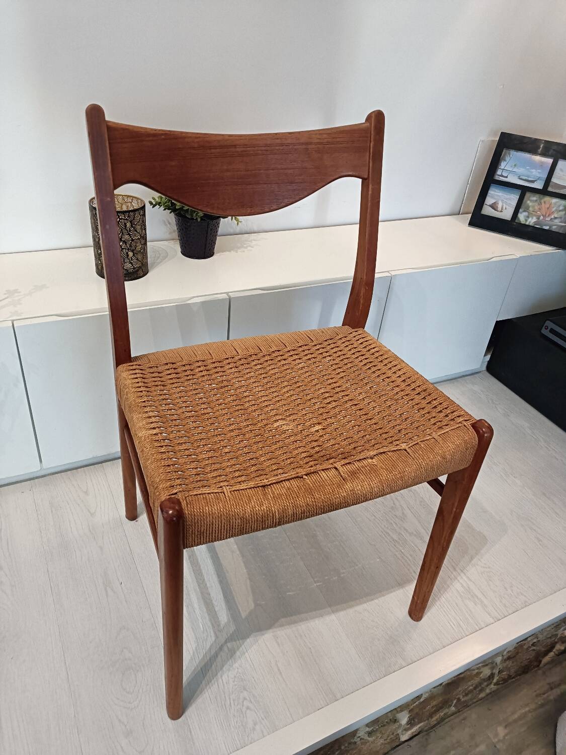 Set of 6 vintage Danish Scandinavian chairs