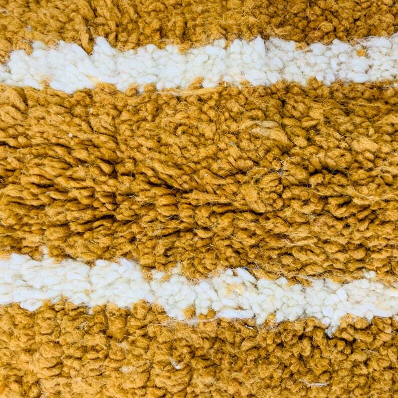 Traditional handmade Beni Ouarine rug 250cmx150cm