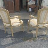Paire de fauteuils cabriolets de style Louis XV