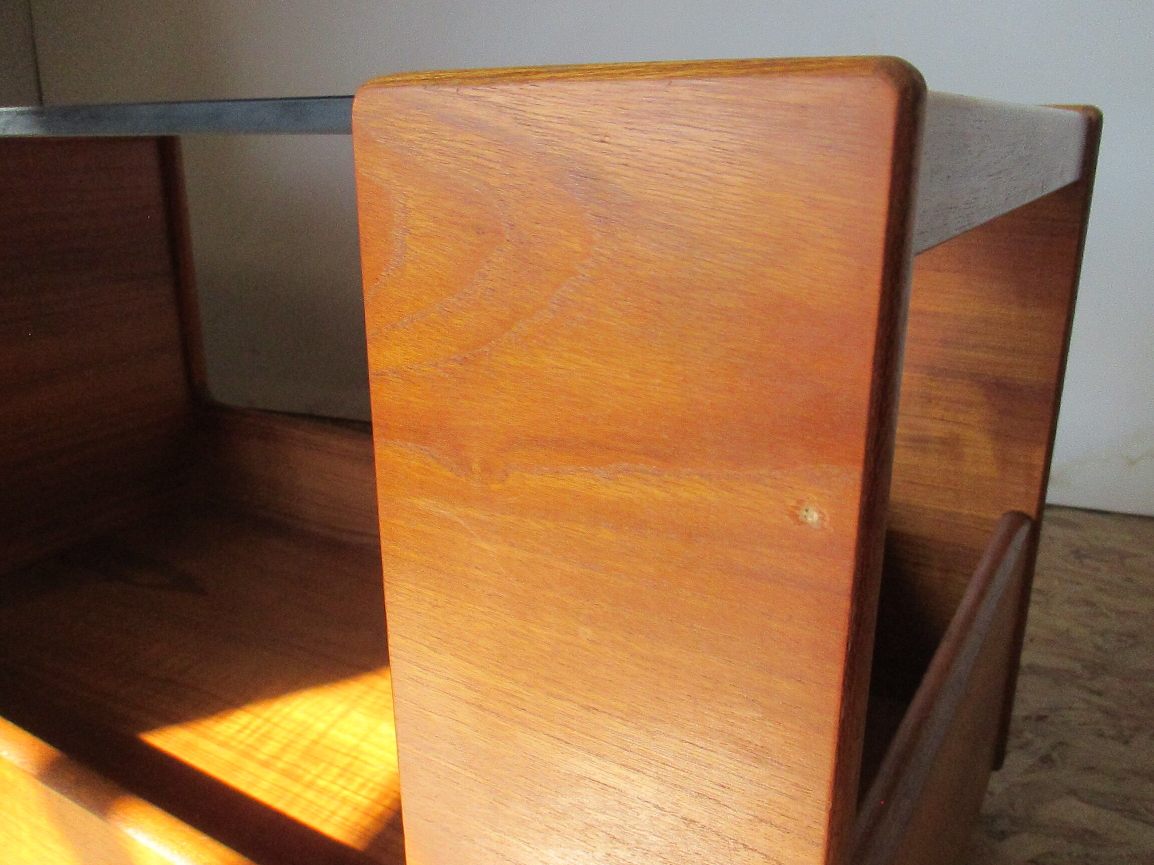 Coffee table on wheels 70