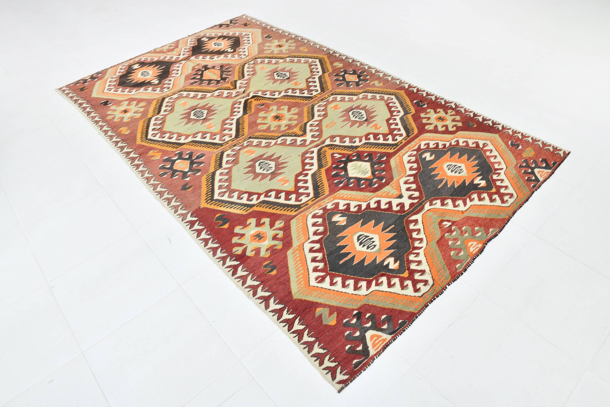 Tapis kilim vintage géométrique fait main – Explosion de motifs ethniques