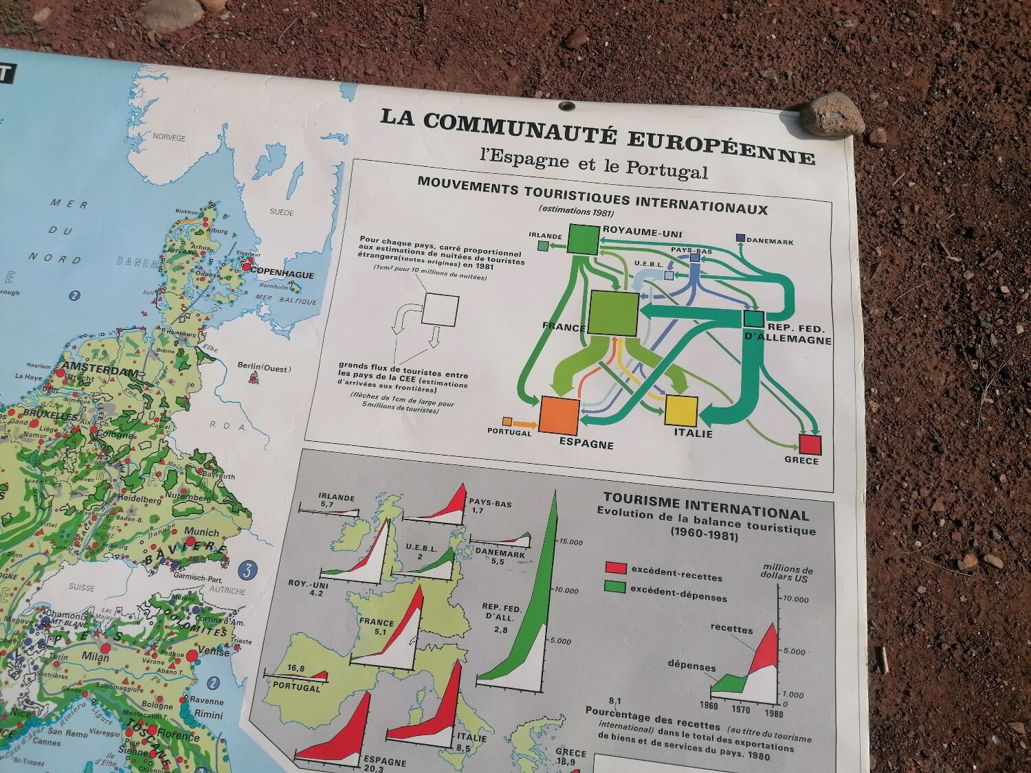 Old big map Hatier: The European community. 154 x 115 cm.