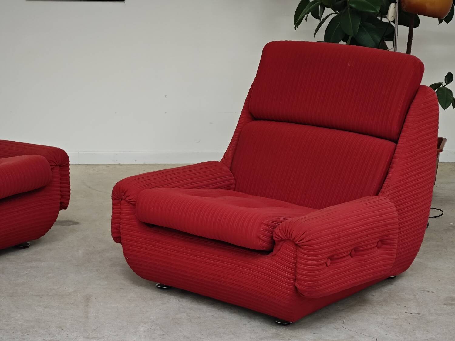 Paire de fauteuils rouge Atlantis Space Age République Tchèque 1970
