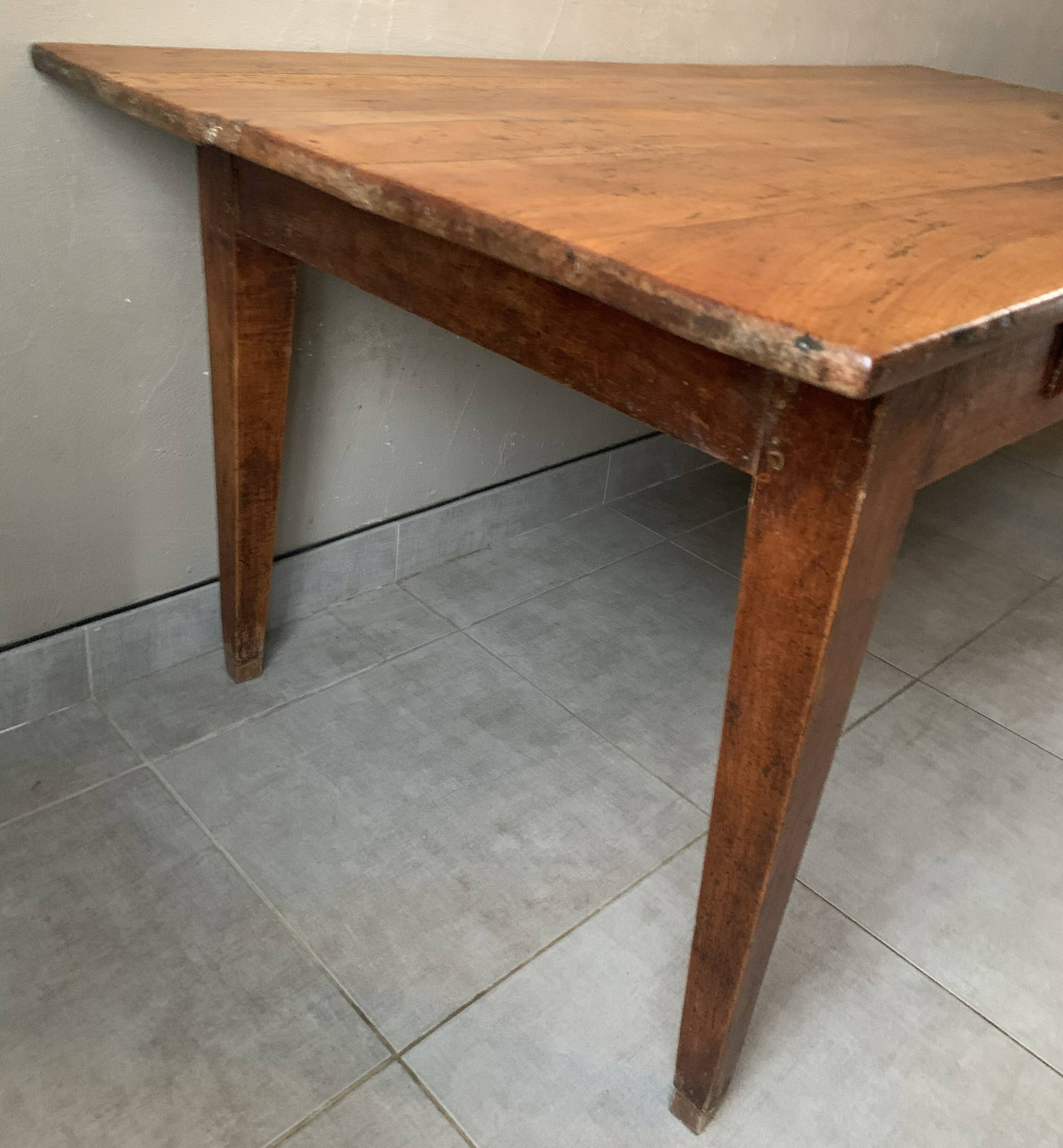 Large vintage farmhouse table from the 50s in solid wood (oak)