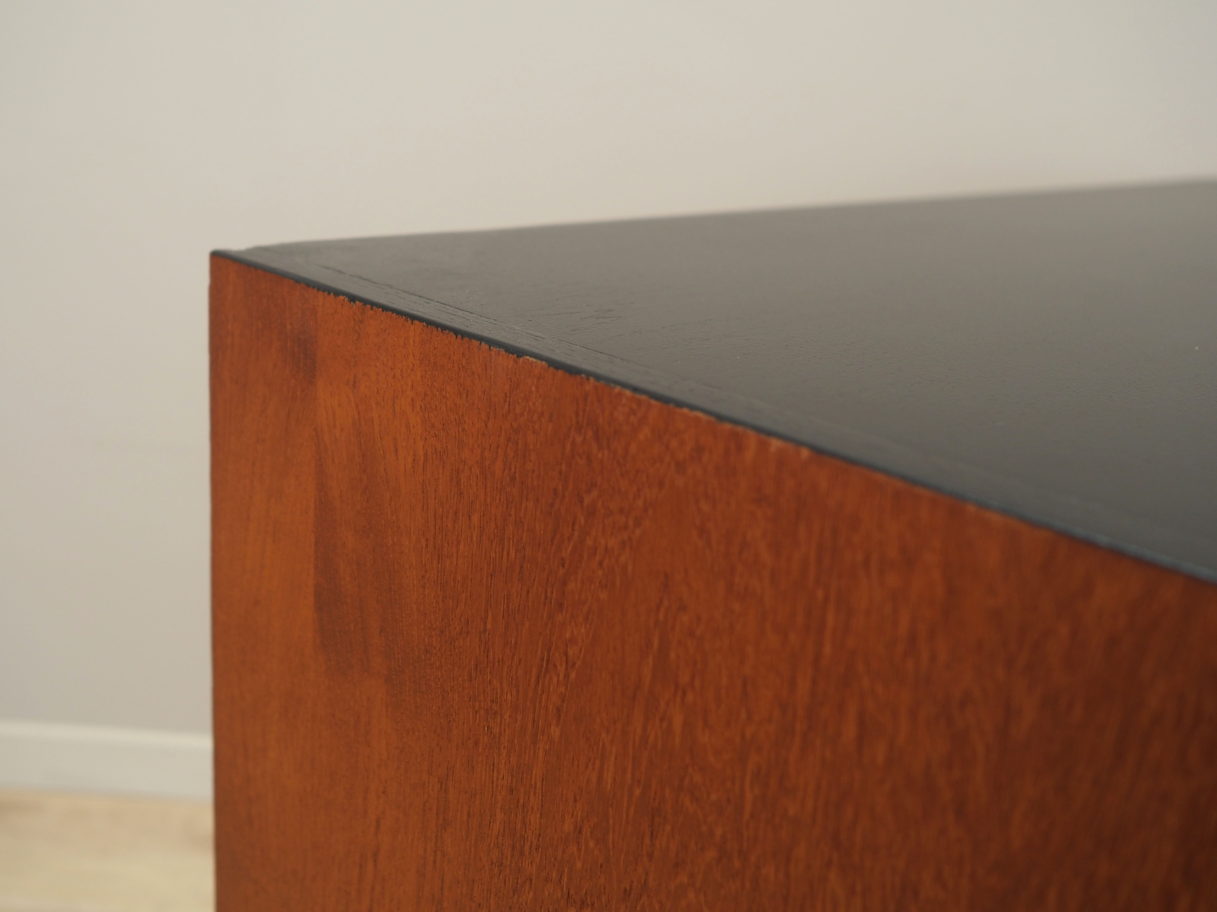 Buffet en teck, design danois, années 1970, production Danemark