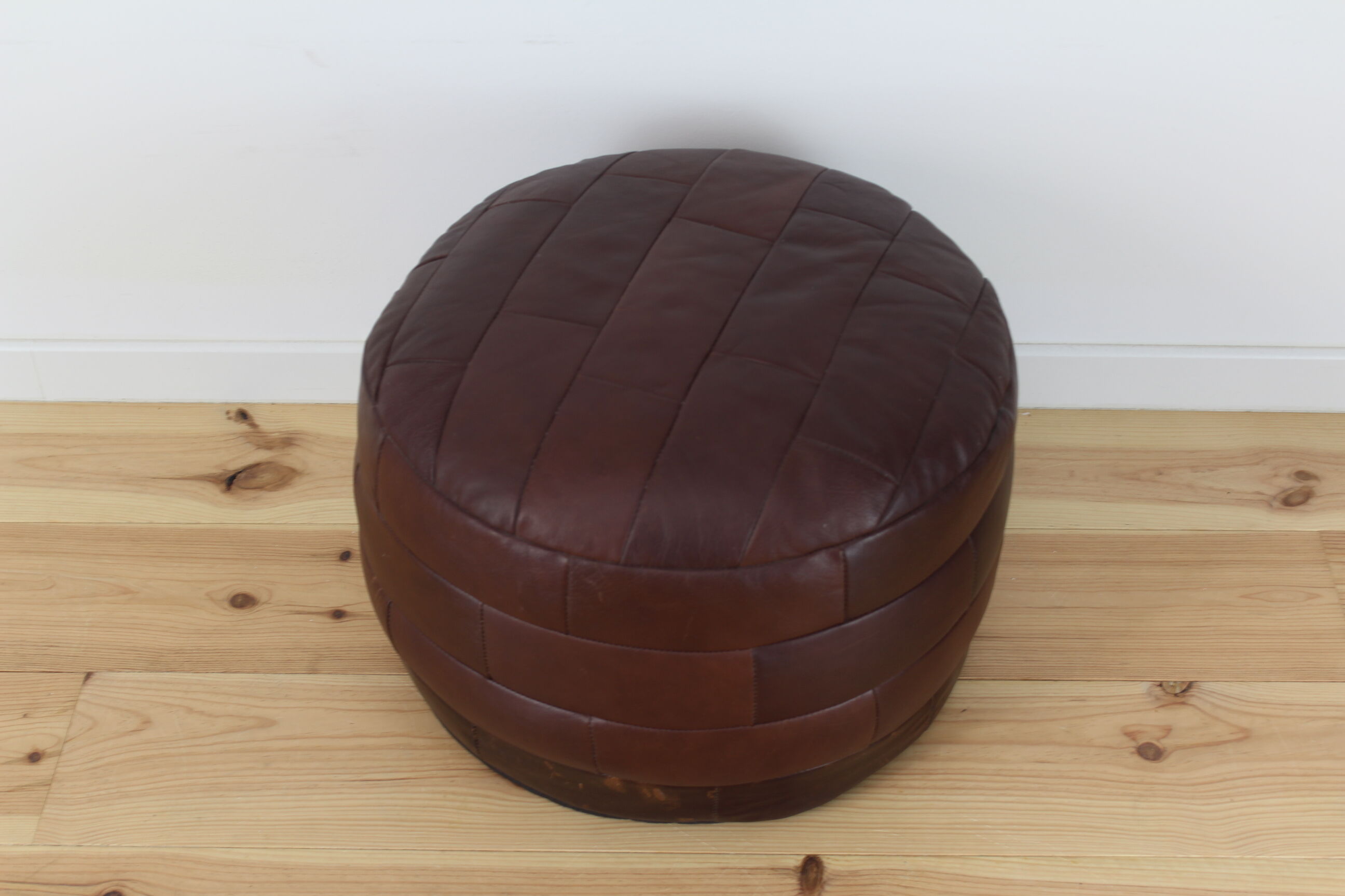 Round pouf leather patchwork 70's