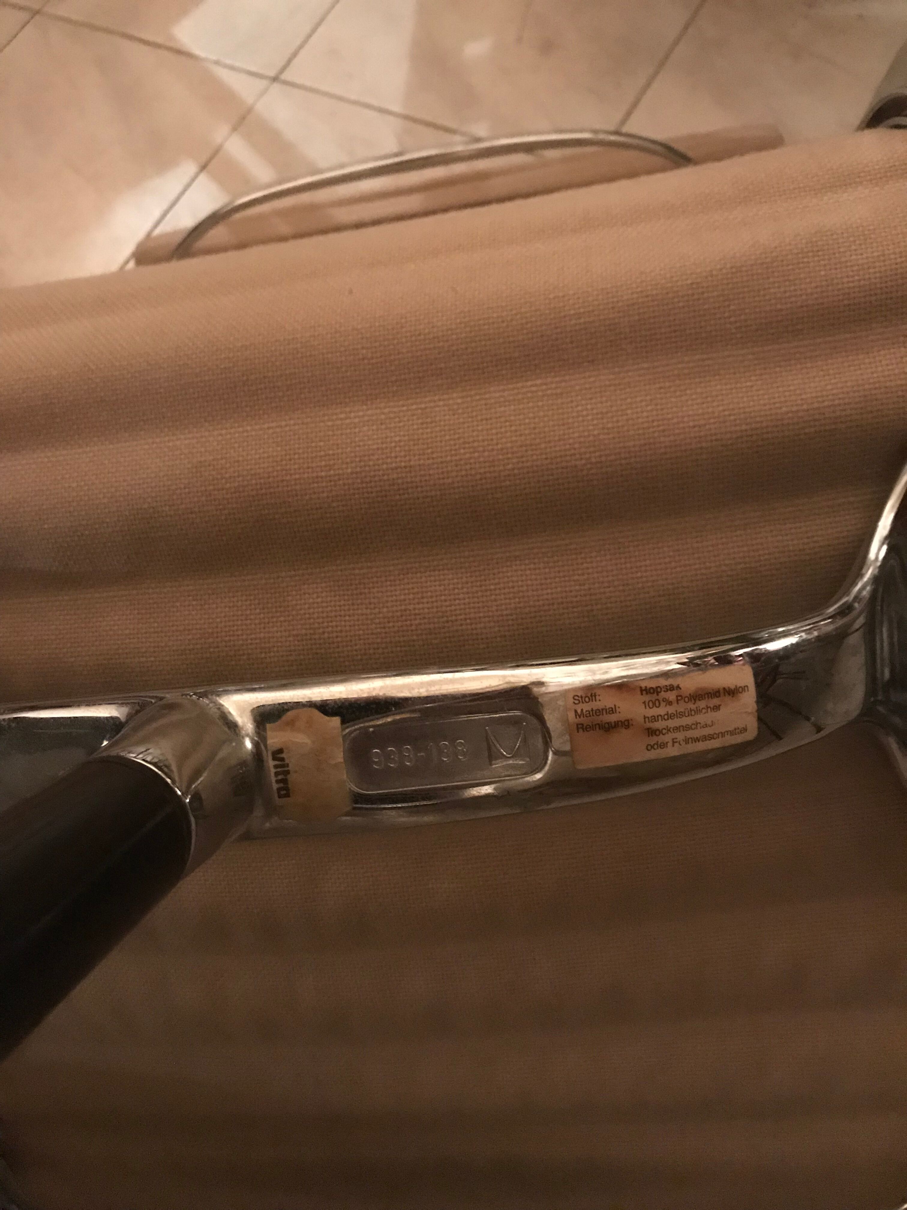 Pair of chairs Eames EA 105