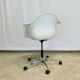 Fauteuil plastic armchair de Charles et Ray Eames édition Vitra
