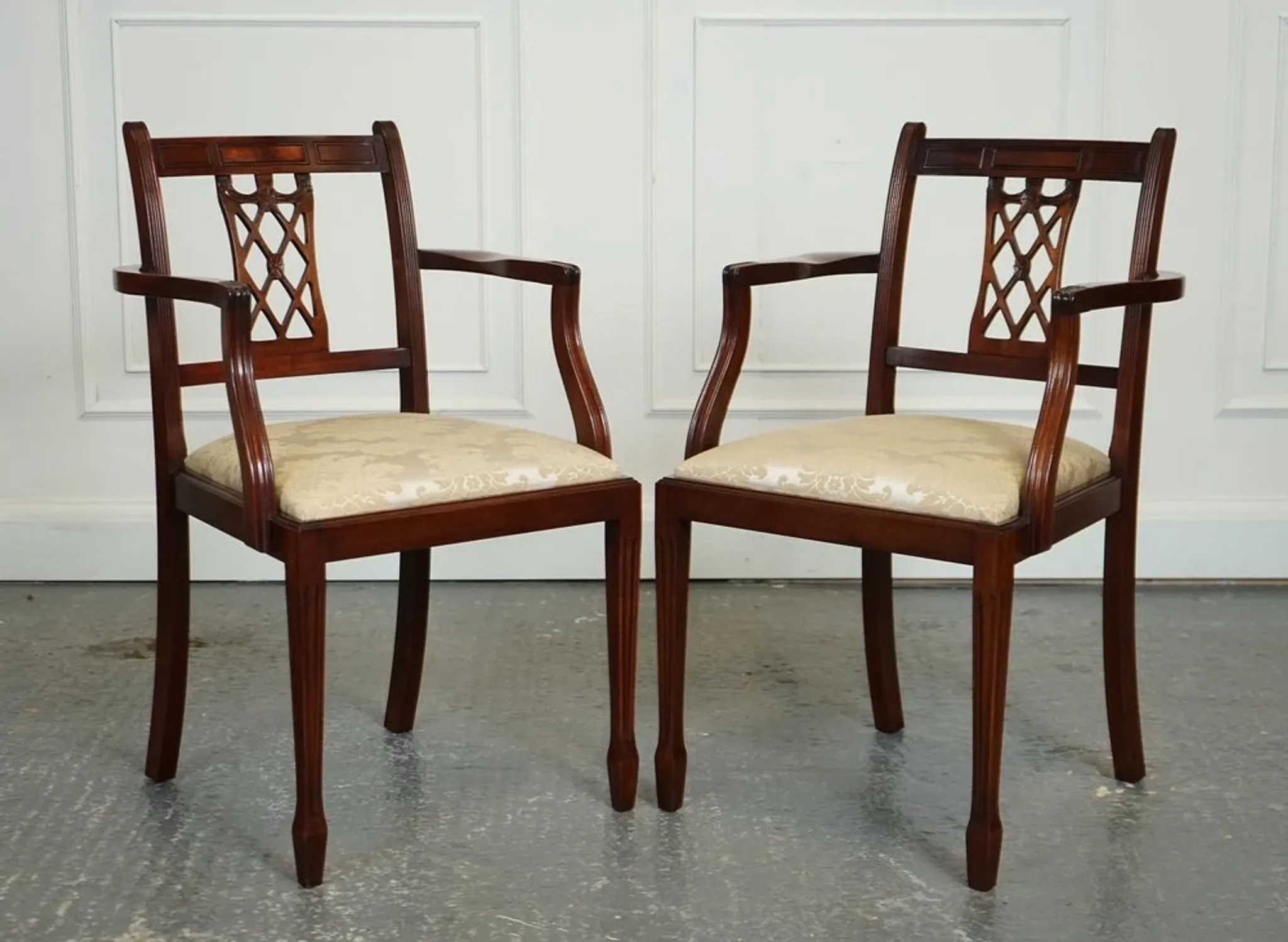 Chaises de Salle à Manger Hepplewhite avec Sièges Rembourrés Crème de Bevan Funnell, Set de 5