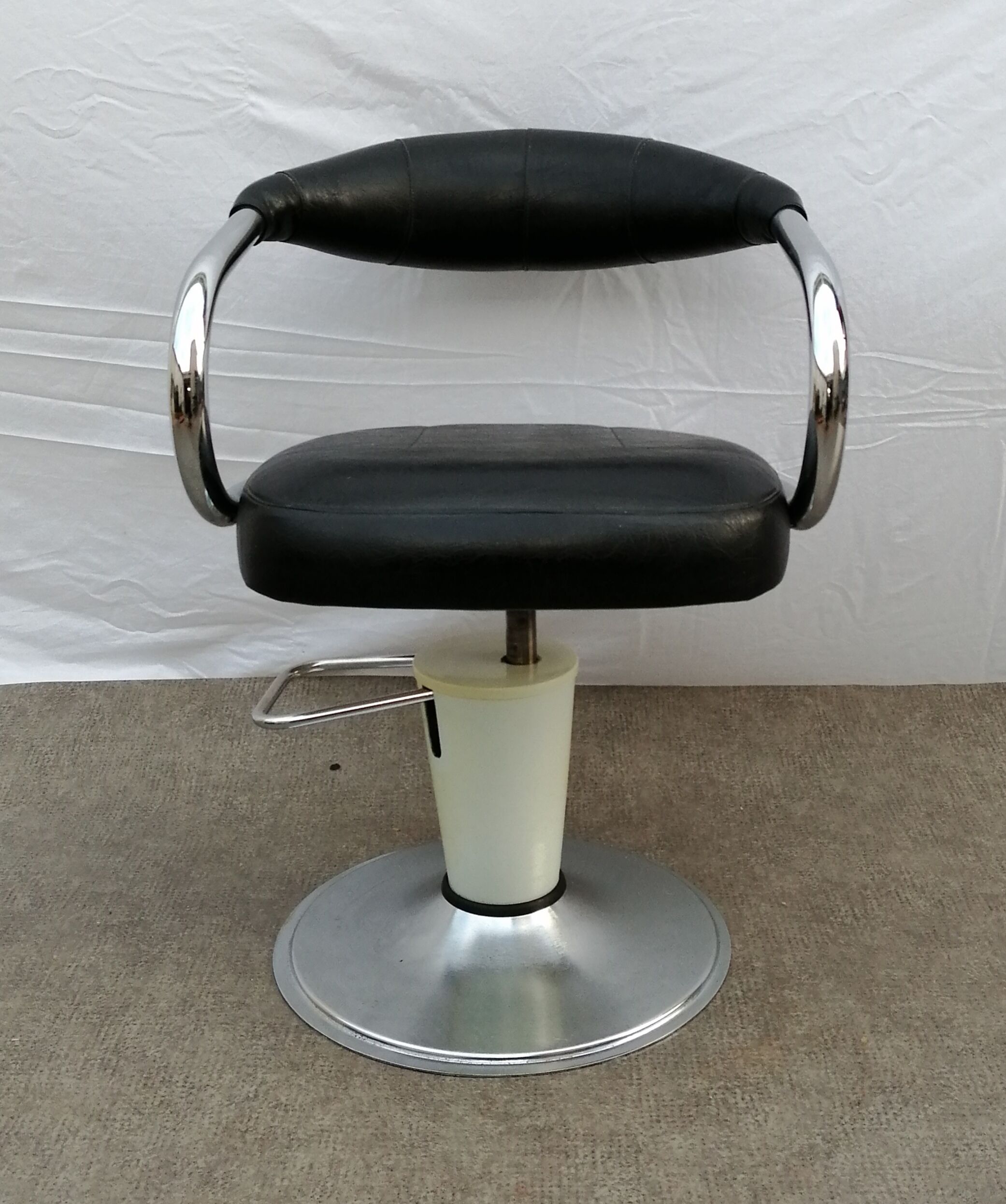 Hairdressing chair foot tulip vintage year 70