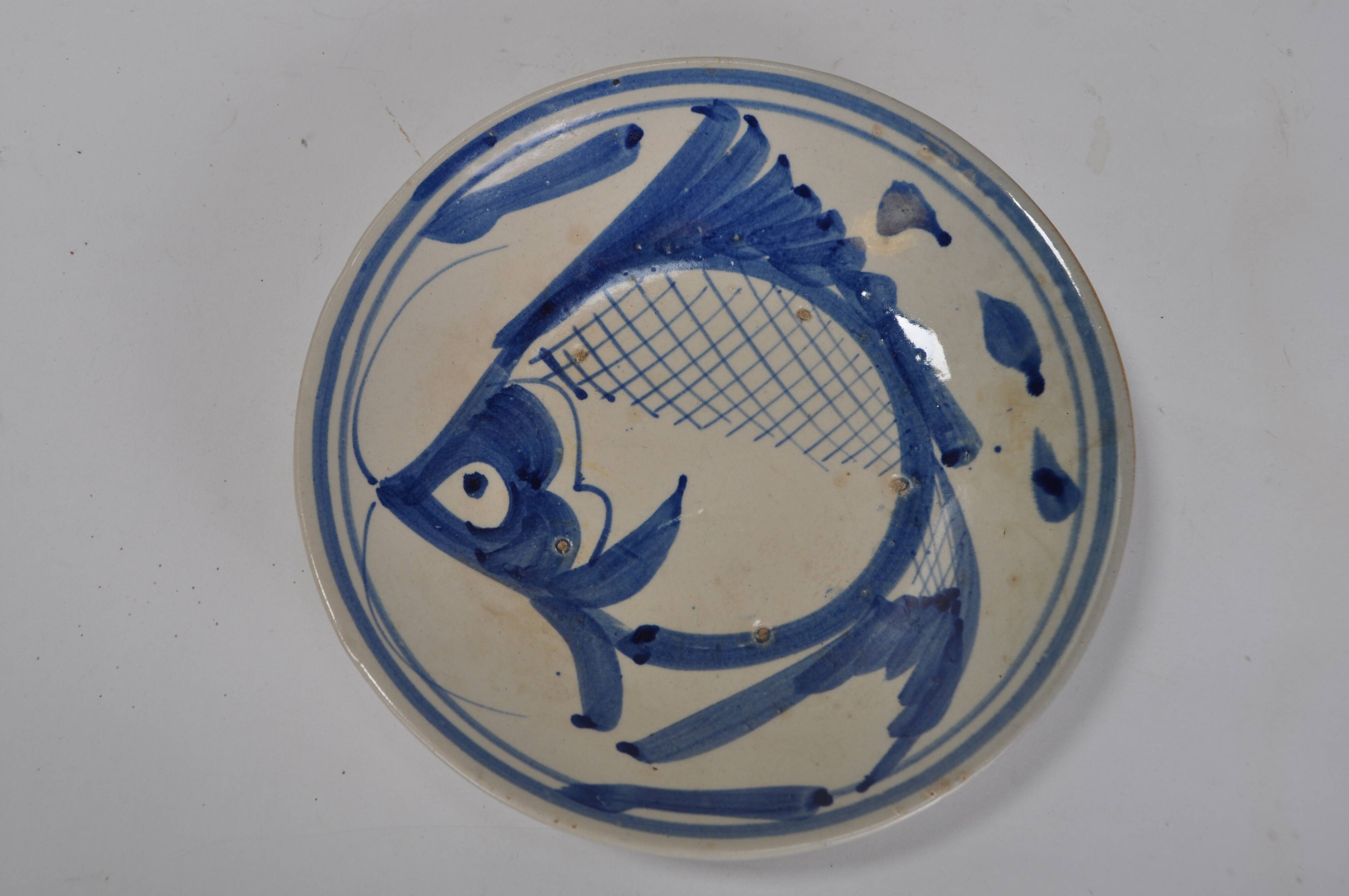 Chinese dish plate with blue carp decor
