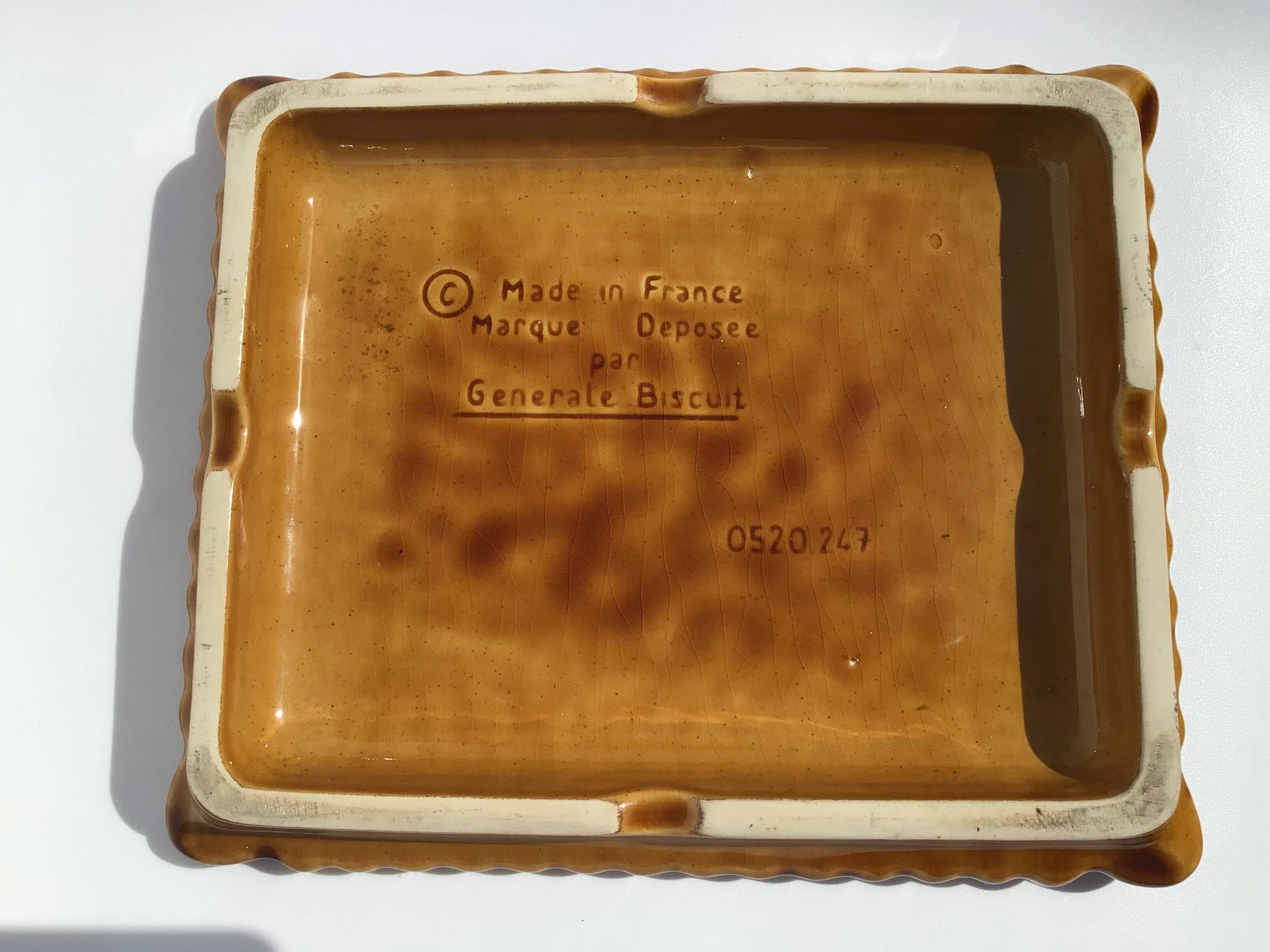 Underside Lu Petit-Beurre Nantes earthenware
