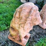 Paire de lion de jardin en terre cuite ancien